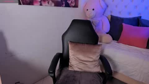 Snapshot of kitty__rouse chatting on March 2026 06:07:02 AM Kitty online show from March 2026 06:07:02 AM