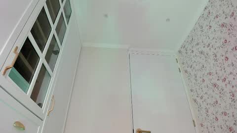 sophie online show from April 2026 08:00:02 PM