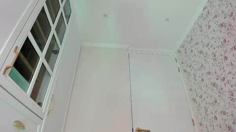 sophie online show from April 2026 06:10:02 PM