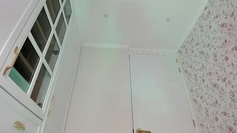 sophie online show from May 2026 06:04:01 PM