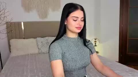 kitty_cut1ee_ online show from June 2026 07:18:01 AM