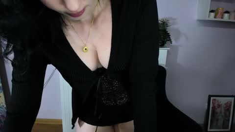 Snapshot of kitty_denise chatting on November 2025 10:21:01 PM Denise online show from November 2025 10:21:01 PM