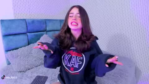 Snapshot of kitty_ford chatting on December 2024 03:11:02 PM Kitty online show from December 2024 03:11:02 PM