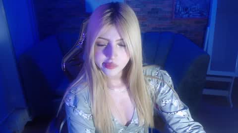 Snapshot of kitty_fox_b chatting on December 2024 06:55:01 PM kitty_fox_b online show from December 2024 06:55:01 PM