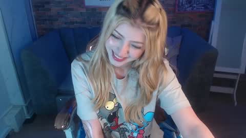 Snapshot of kitty_fox_b chatting on December 2024 06:53:02 PM kitty_fox_b online show from December 2024 06:53:02 PM