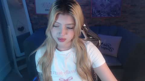 Snapshot of kitty_fox_b chatting on January 2025 12:58:01 PM kitty_fox_b online show from January 2025 12:58:01 PM