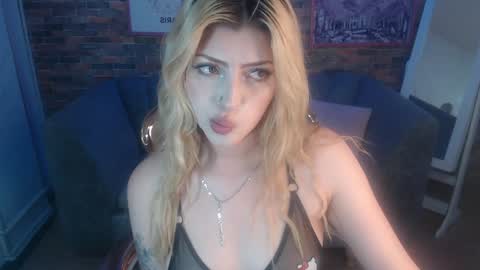 Snapshot of kitty_fox_b chatting on January 2025 03:54:01 PM kitty_fox_b online show from January 2025 03:54:01 PM