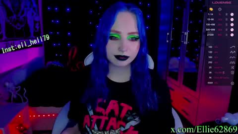 Snapshot of kitty_goth chatting on March 2025 02:50:01 AM Hey Im Ellie if you like me and like my show give me a thumbs up hehe online show from March 2025 02:50:01 AM
