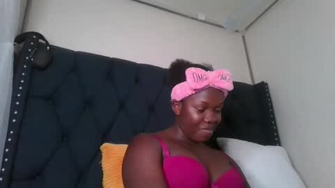 Snapshot of kitty_kerry chatting on October 2025 05:31:02 AM kitty_kerry online show from October 2025 05:31:02 AM