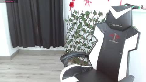 Snapshot of kitty_vaal chatting on February 2025 06:54:01 AM kitty_vaal online show from February 2025 06:54:01 AM