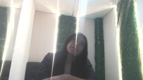 Kitty  online show from March 2026 06:33:01 PM