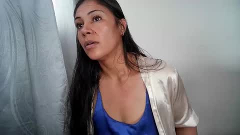 kittyholeshot87 online show from November 2025 03:44:01 PM