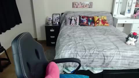 Snapshot of kittykat18x chatting on October 2025 11:14:01 PM Isabel online show from October 2025 11:14:01 PM