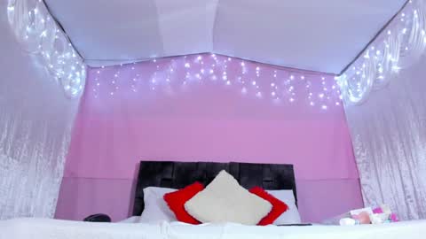 kitty  online show from December 2024 10:23:02 PM