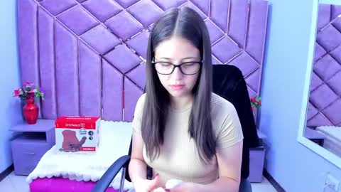 Snapshot of kittypinky01 chatting on May 2026 02:24:01 PM Sarah online show from May 2026 02:24:01 PM
