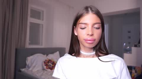 Snapshot of kittyummy chatting on November 2025 05:14:02 PM Alice online show from November 2025 05:14:02 PM