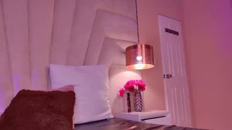 Kitty Hill online show from July 2026 04:18:01 AM