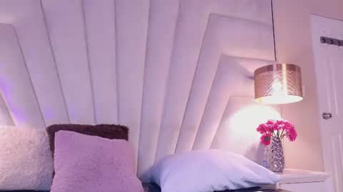 Kitty Hill online show from July 2026 04:01:02 AM