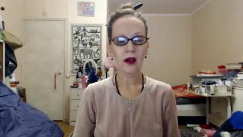 Snapshot of kiuminberry chatting on December 2024 05:47:02 PM KiuminBerry online show from December 2024 05:47:02 PM