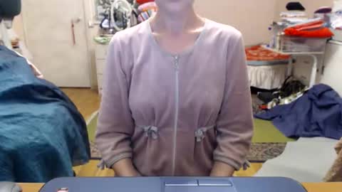 Snapshot of kiuminberry chatting on September 2025 12:59:02 PM KiuminBerry online show from September 2025 12:59:02 PM