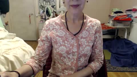 Snapshot of kiuminberry chatting on October 2025 05:55:01 PM KiuminBerry online show from October 2025 05:55:01 PM