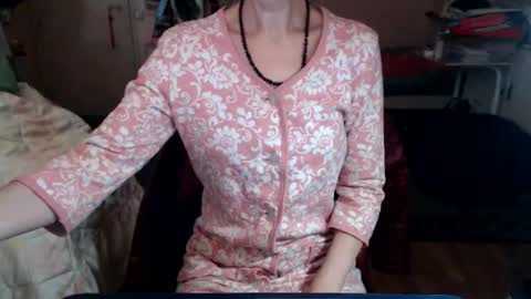 Snapshot of kiuminberry chatting on October 2025 11:19:01 AM KiuminBerry online show from October 2025 11:19:01 AM