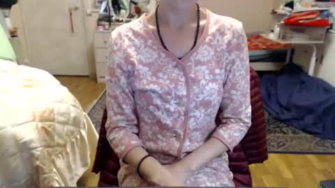 Snapshot of kiuminberry chatting on October 2025 03:54:01 PM KiuminBerry online show from October 2025 03:54:01 PM