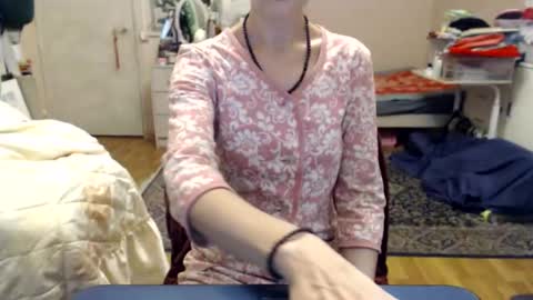 Snapshot of kiuminberry chatting on October 2025 09:21:01 AM KiuminBerry online show from October 2025 09:21:01 AM