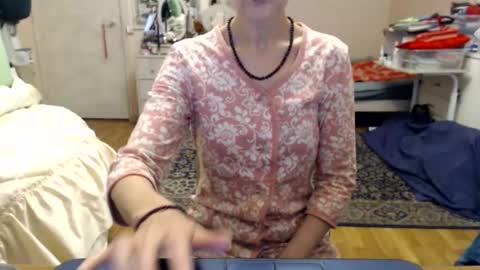 Snapshot of kiuminberry chatting on October 2025 10:38:02 AM KiuminBerry online show from October 2025 10:38:02 AM