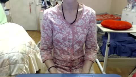 Snapshot of kiuminberry chatting on November 2025 07:42:02 AM KiuminBerry online show from November 2025 07:42:02 AM