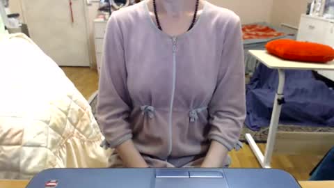 Snapshot of kiuminberry chatting on November 2025 11:32:02 AM KiuminBerry online show from November 2025 11:32:02 AM