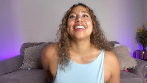 Lili online show from September 2025 07:47:01 PM