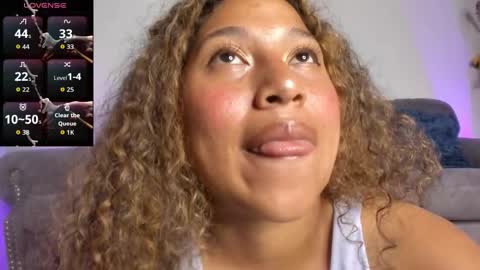 Lili online show from October 2025 09:32:02 PM