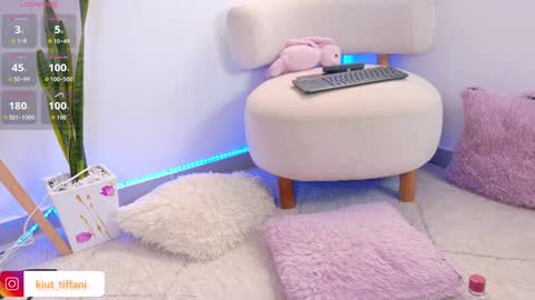 Snapshot of kiut_tiffanii chatting on October 2025 12:04:02 PM Tiffanii online show from October 2025 12:04:02 PM