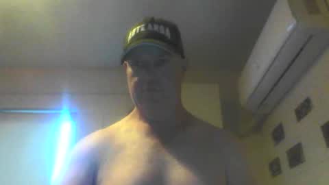 Snapshot of kiwiguy19773 chatting on December 2024 06:45:02 AM kiwiguy19773 online show from December 2024 06:45:02 AM