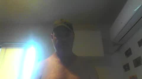 kiwiguy19773 online show from December 2025 11:20:01 PM