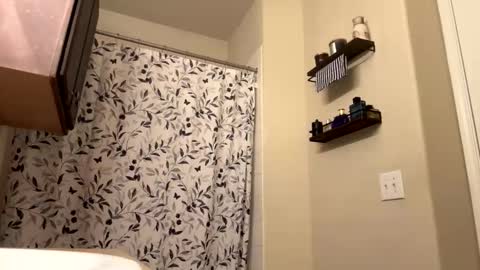 kkyle57 online show from October 2025 01:56:01 PM