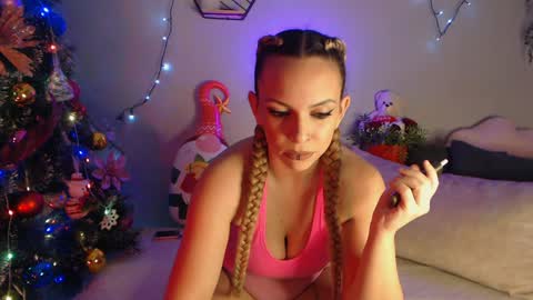 Snapshot of klaras_xxx chatting on December 2024 01:26:02 AM Klara online show from December 2024 01:26:02 AM