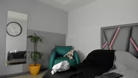 klariz09 online show from September 2025 08:44:01 PM