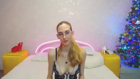 Snapshot of klaryevans chatting on December 2024 03:59:01 PM Klary online show from December 2024 03:59:01 PM