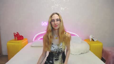 Snapshot of klaryevans chatting on January 2025 04:30:02 PM Klary online show from January 2025 04:30:02 PM