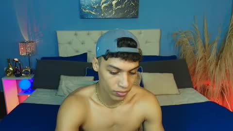 klaton__ online show from November 2025 12:54:01 AM