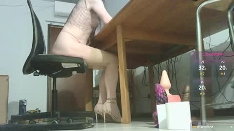 Snapshot of klaudiacd chatting on December 2024 06:11:02 AM Klaudia online show from December 2024 06:11:02 AM