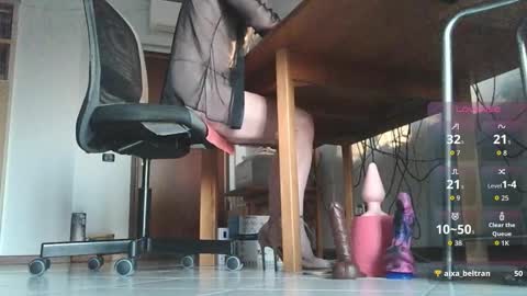 Snapshot of klaudiacd chatting on November 2025 06:35:02 AM Klaudia online show from November 2025 06:35:02 AM