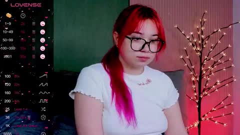 Snapshot of klee_love chatting on November 2025 04:45:02 AM Klee online show from November 2025 04:45:02 AM