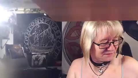 Snapshot of kleiner_teufel chatting on February 2025 05:20:02 PM Michelle online show from February 2025 05:20:02 PM