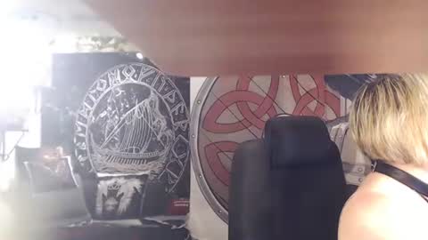 Snapshot of kleiner_teufel chatting on February 2025 07:03:01 PM Michelle online show from February 2025 07:03:01 PM