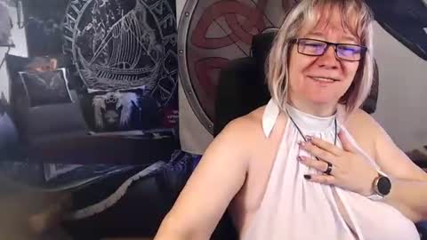 Snapshot of kleiner_teufel chatting on September 2025 06:37:01 AM Michelle online show from September 2025 06:37:01 AM