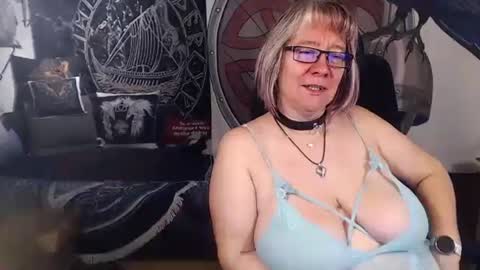 Snapshot of kleiner_teufel chatting on October 2025 06:24:02 AM Michelle online show from October 2025 06:24:02 AM