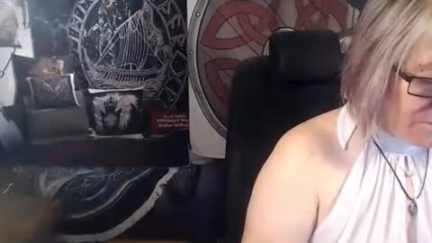 Snapshot of kleiner_teufel chatting on October 2025 04:40:02 AM Michelle online show from October 2025 04:40:02 AM